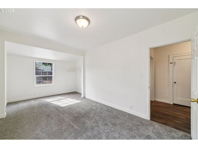 1602 JEFFERSON St, Kelso, WA 98626