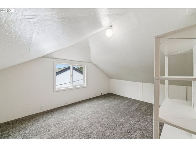 1602 JEFFERSON St, Kelso, WA 98626