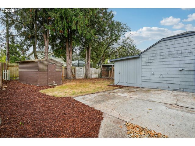 1602 JEFFERSON St, Kelso, WA 98626