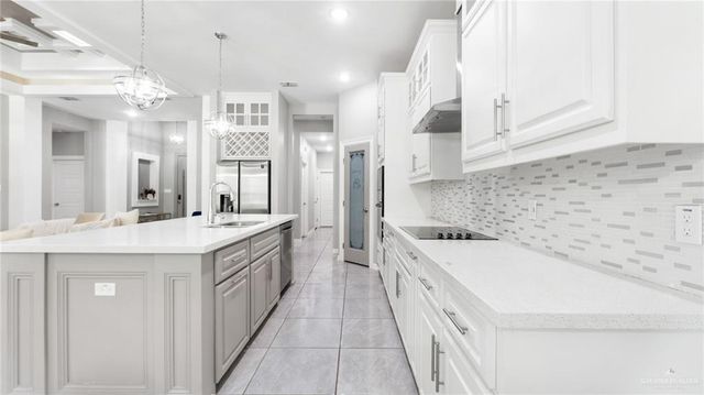 1809 Red River Avenue, Edinburg, TX 78539