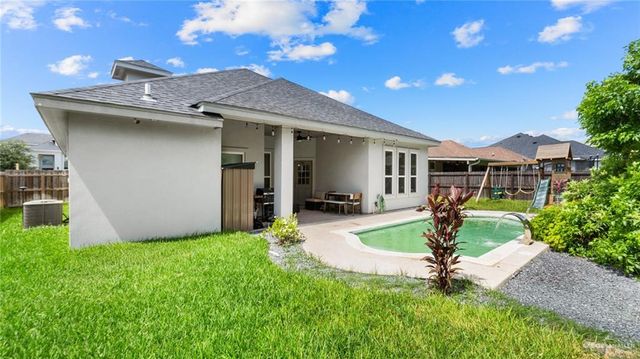 1809 Red River Avenue, Edinburg, TX 78539