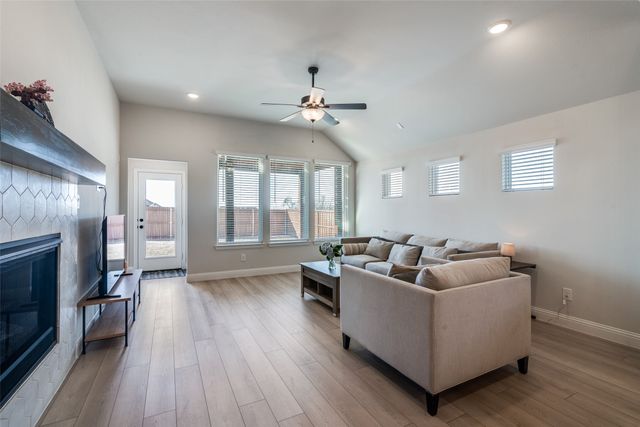 3829 Walnut Creek, Crandall, TX 75114