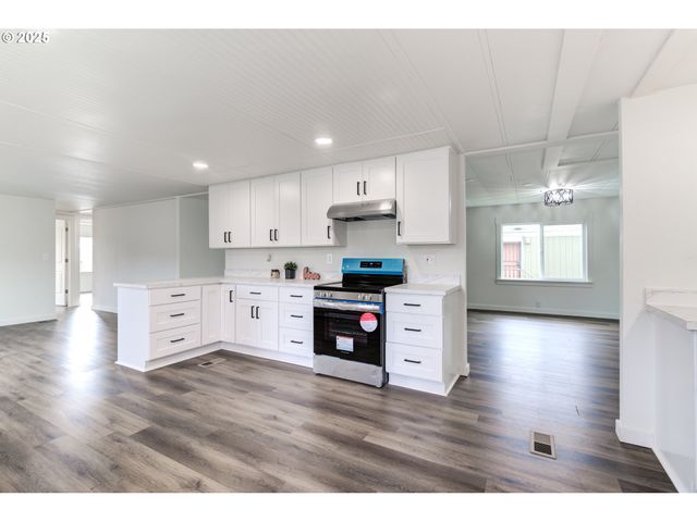300 Sw 7TH Ave 1202, Battle Ground, WA 98604