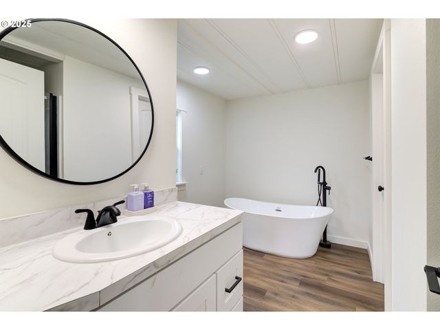 300 Sw 7TH Ave 1202, Battle Ground, WA 98604