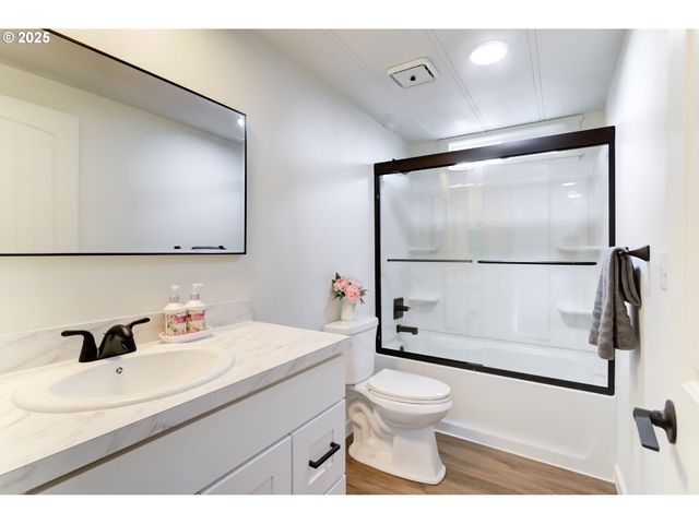 300 Sw 7TH Ave 1202, Battle Ground, WA 98604