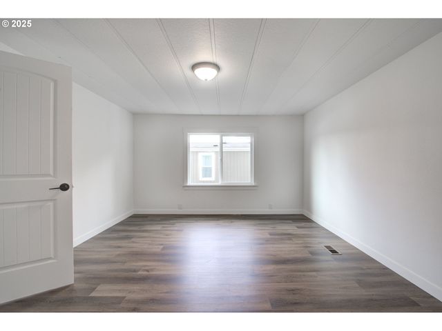 300 Sw 7TH Ave 1202, Battle Ground, WA 98604