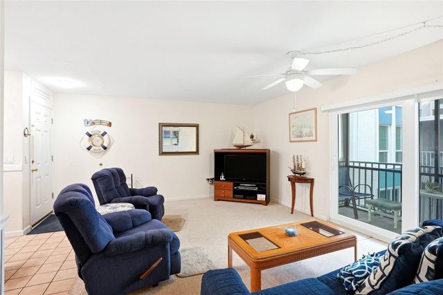 320 MEDALLION BOULEVARD H, Madeira Beach, FL 33708