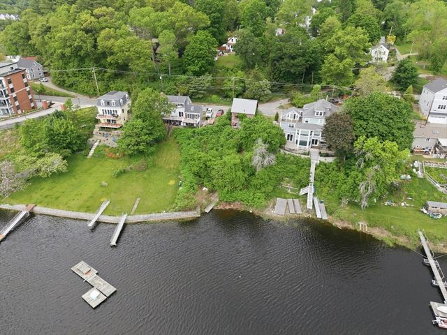 52 Merrimac St, Amesbury, MA 01913