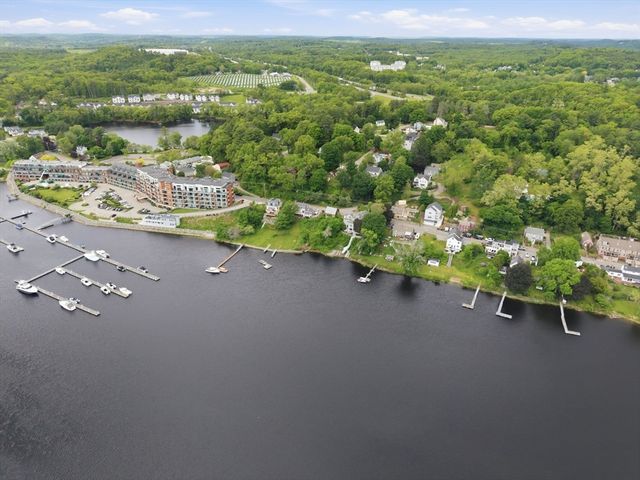 52 Merrimac St, Amesbury, MA 01913