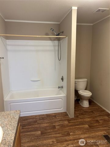 201 W Oakview Avenue #33, Centralia, WA 98531