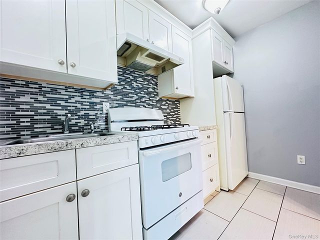 86 Old Tappan Road, Tappan, NY 10983