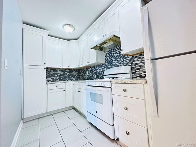 86 Old Tappan Road, Tappan, NY 10983