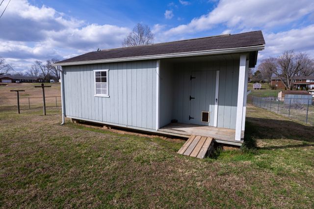 291 Oakdale Ln, Sparta, TN 38583