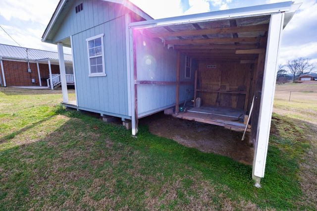 291 Oakdale Ln, Sparta, TN 38583