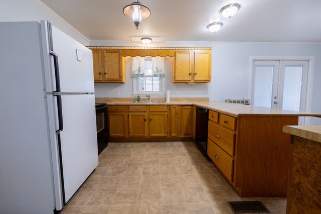 291 Oakdale Ln, Sparta, TN 38583