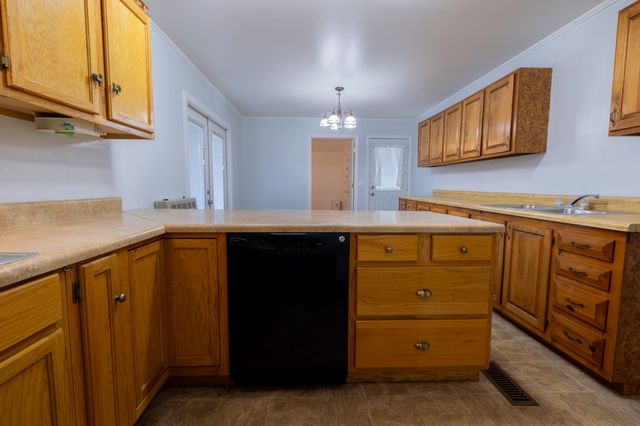 291 Oakdale Ln, Sparta, TN 38583