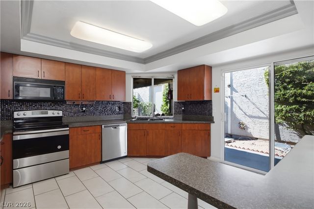 3009 Plaza De Rosa, Las Vegas, NV 89102