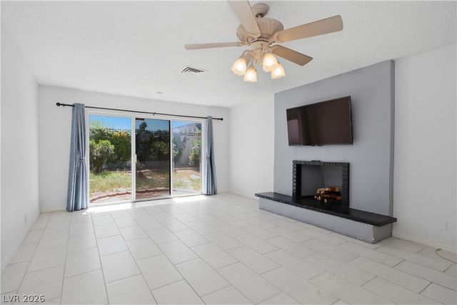 3009 Plaza De Rosa, Las Vegas, NV 89102