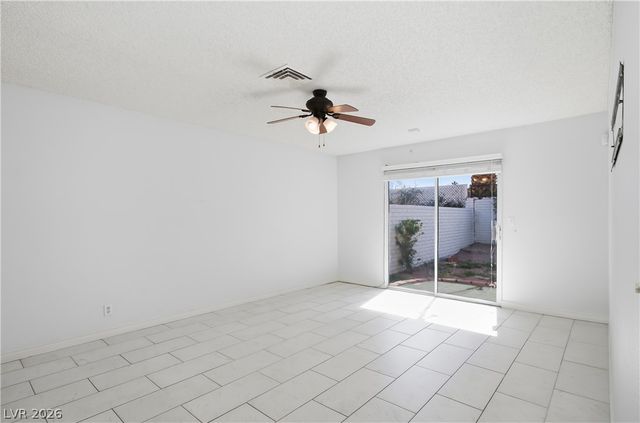 3009 Plaza De Rosa, Las Vegas, NV 89102