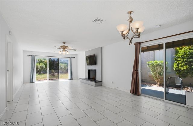 3009 Plaza De Rosa, Las Vegas, NV 89102