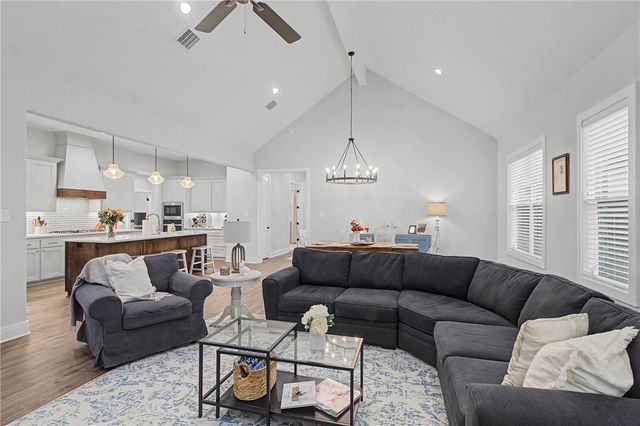 3555 Chantilly Path, Bryan, TX 77808