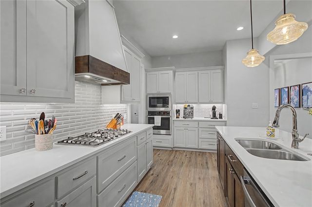 3555 Chantilly Path, Bryan, TX 77808