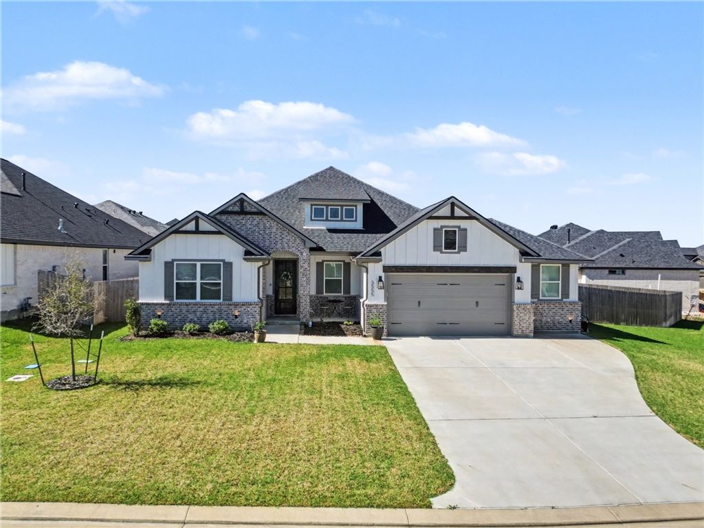 3555 Chantilly Path, Bryan, TX 77808