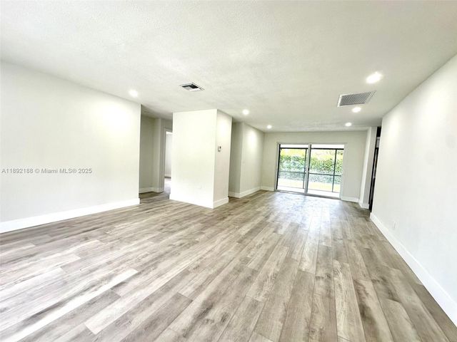 2340 N 69th Way, Hollywood, FL 33024
