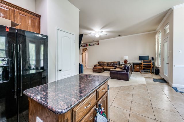 8233 Edgepoint Trail, Fort Worth, TX 76053