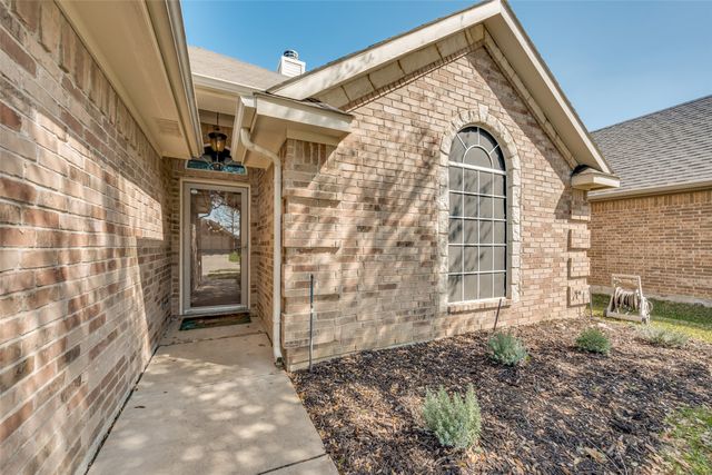 8233 Edgepoint Trail, Fort Worth, TX 76053