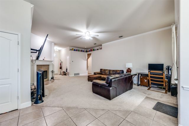 8233 Edgepoint Trail, Fort Worth, TX 76053