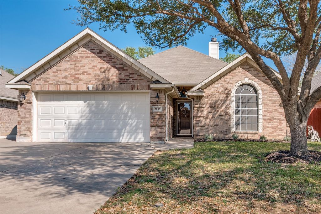 8233 Edgepoint Trail, Fort Worth, TX 76053