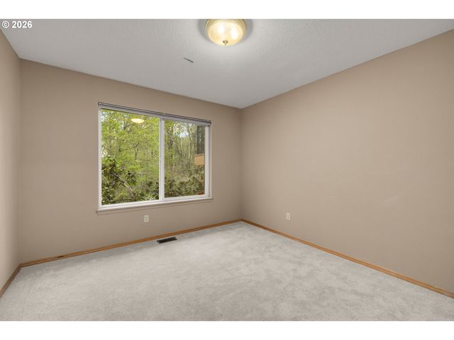 8715 Sw IRONSTONE Pl, Beaverton, OR 97007