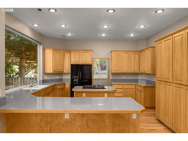 8715 Sw IRONSTONE Pl, Beaverton, OR 97007