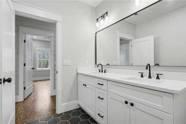 441 Summer Ln, Clayton, GA 30525