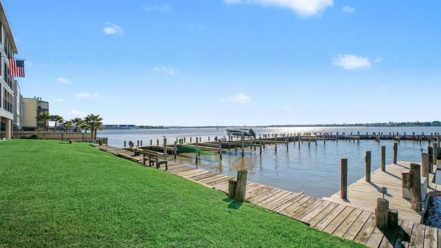 4011 Nasa Rd 1 505, El Lago, TX 77586