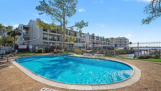 4011 Nasa Rd 1 505, El Lago, TX 77586