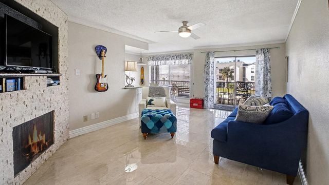 4011 Nasa Rd 1 505, El Lago, TX 77586