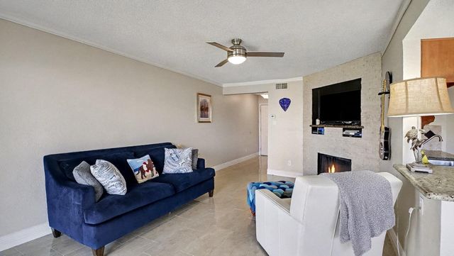 4011 Nasa Rd 1 505, El Lago, TX 77586