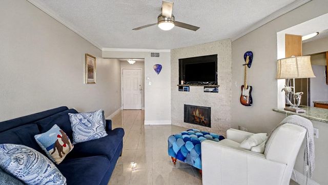 4011 Nasa Rd 1 505, El Lago, TX 77586