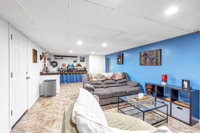 2543 SHADE TREE LANE, Green Bay, WI 54313