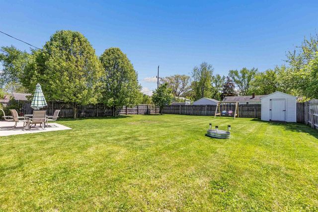 2543 SHADE TREE LANE, Green Bay, WI 54313