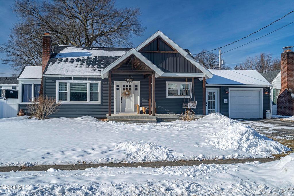 27 Lincoln Street, Hudson Falls, NY 12839