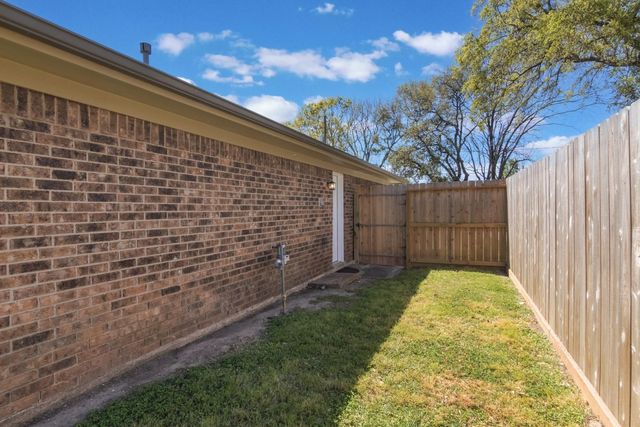 1007 Cedar Street, Deer Park, TX 77536