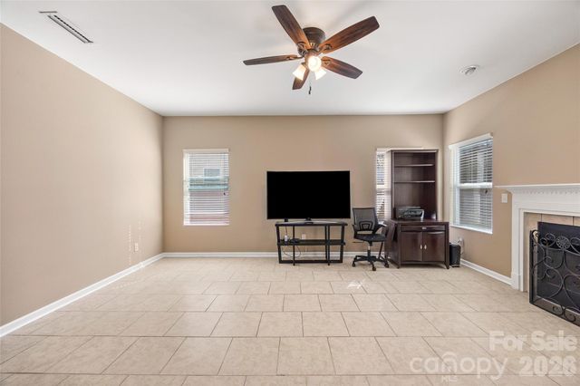 621 Rook Road, Charlotte, NC 28216