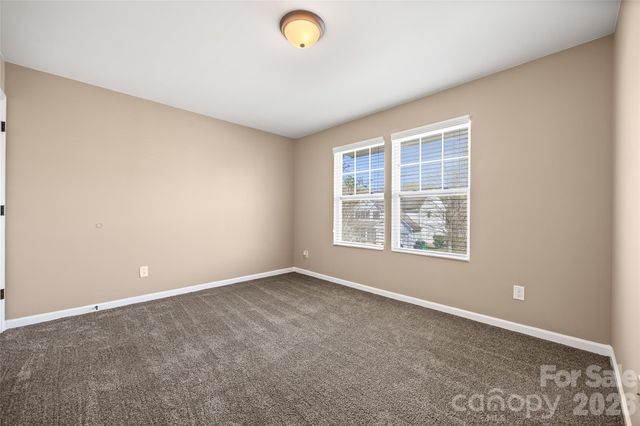 621 Rook Road, Charlotte, NC 28216