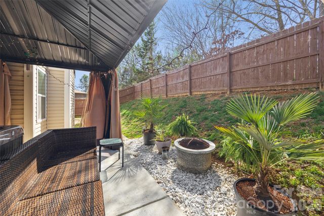 621 Rook Road, Charlotte, NC 28216