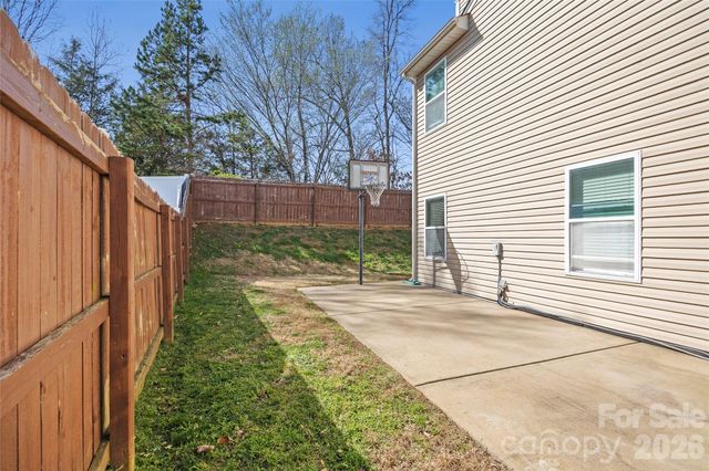 621 Rook Road, Charlotte, NC 28216