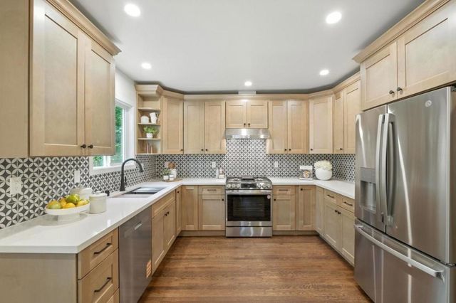 1165 Clinton Street, Redwood City, CA 94061