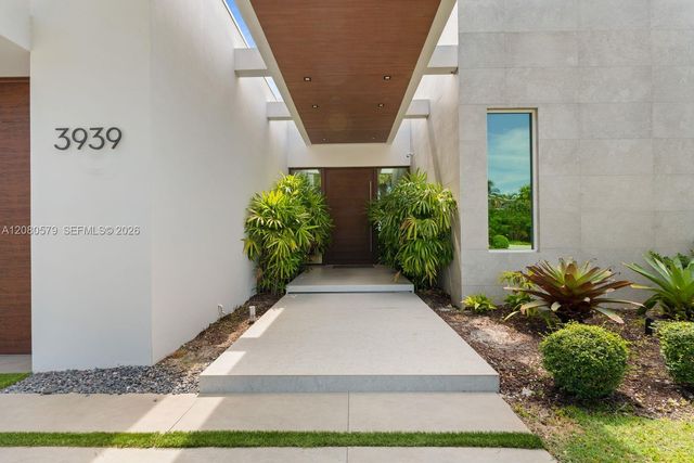 3939 Country Club Lane, Fort Lauderdale, FL 33308
